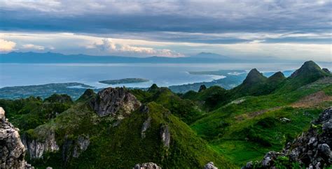 Top 10 BEAUTIFUL mountains in the PHILIPPINES for hikers.